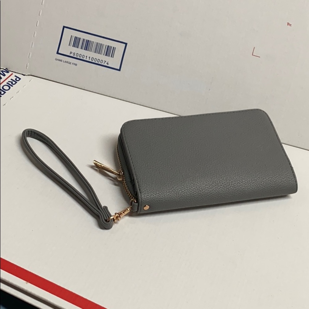 Grey zip wallet wristlet!